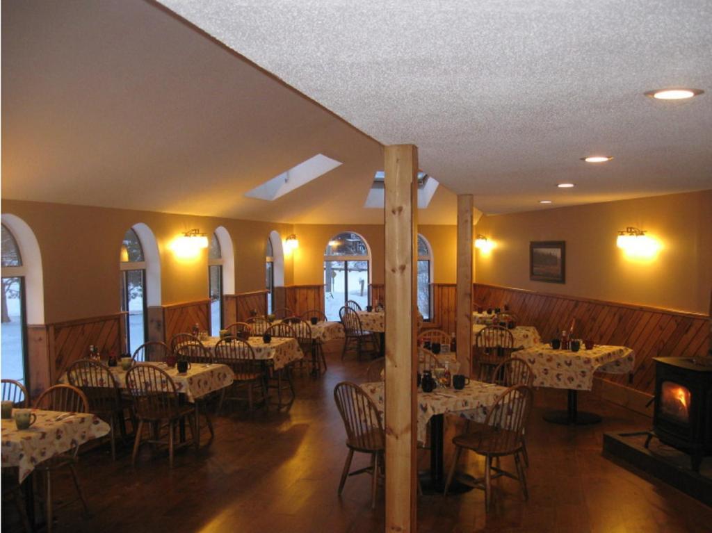 Butternut Inn And Pancakehouse Killington Bagian luar foto