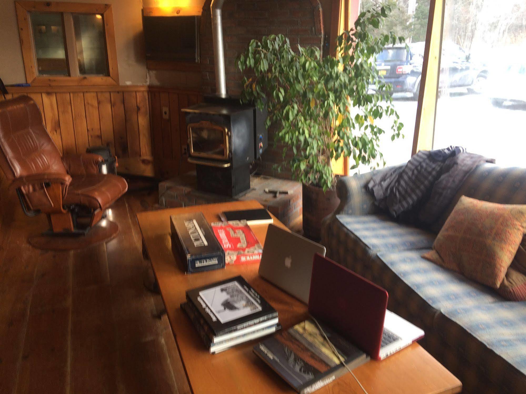 Butternut Inn And Pancakehouse Killington Bagian luar foto